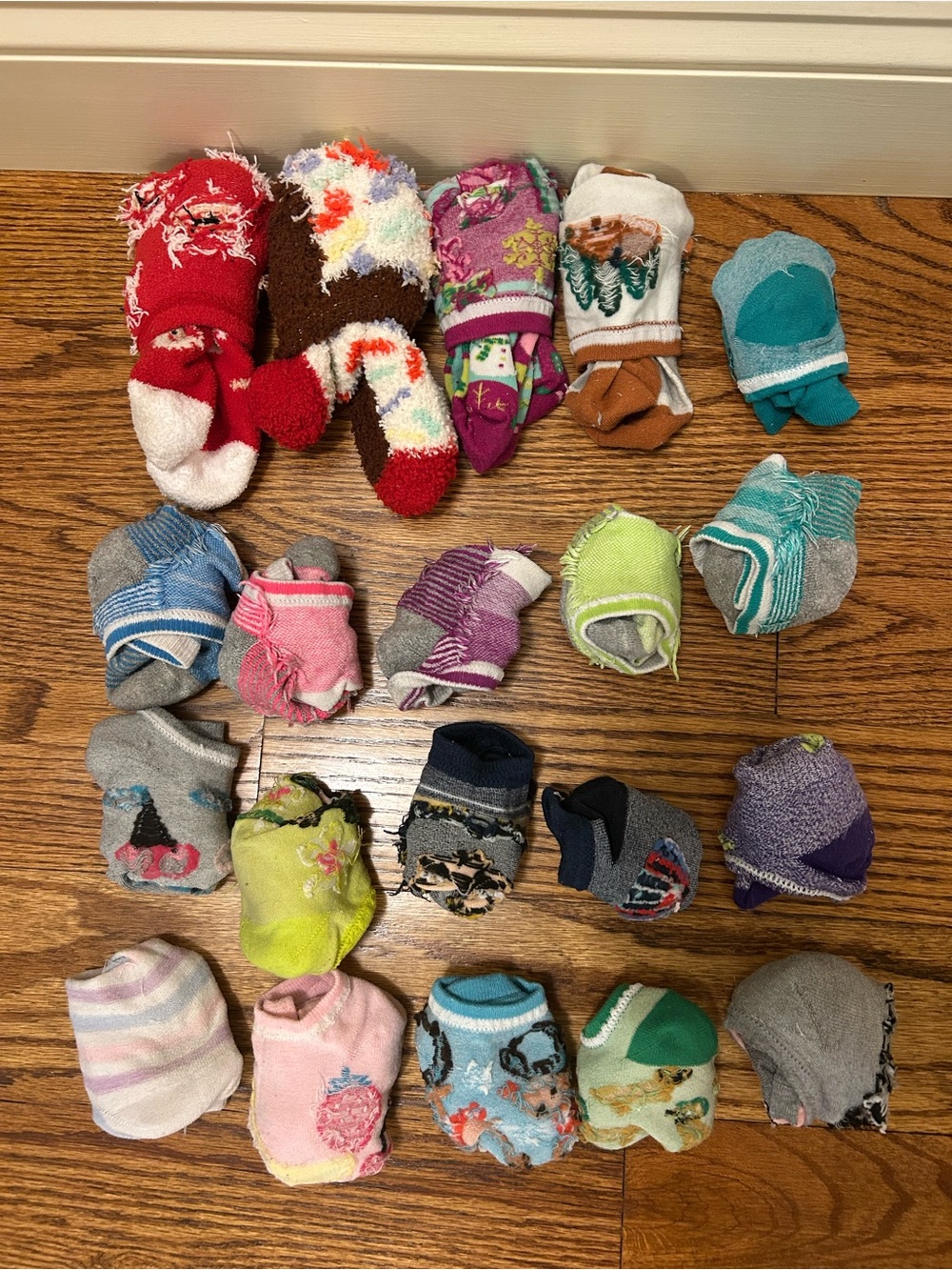 20 pairs of assorted socks
